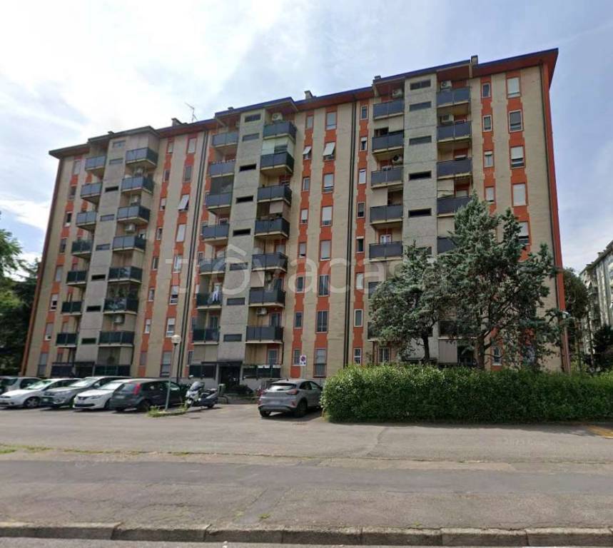 appartamento in vendita a Milano in zona Gallaratese
