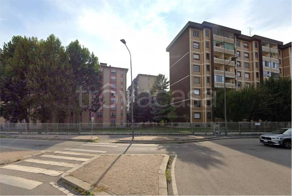 appartamento in vendita a Milano in zona Gallaratese
