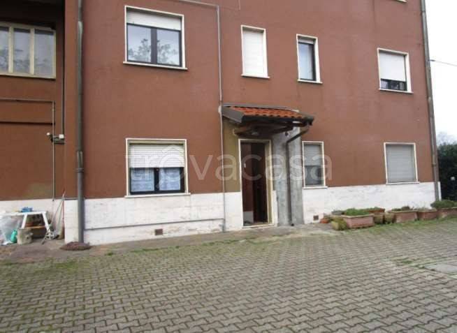 appartamento in vendita a Milano in zona Baggio