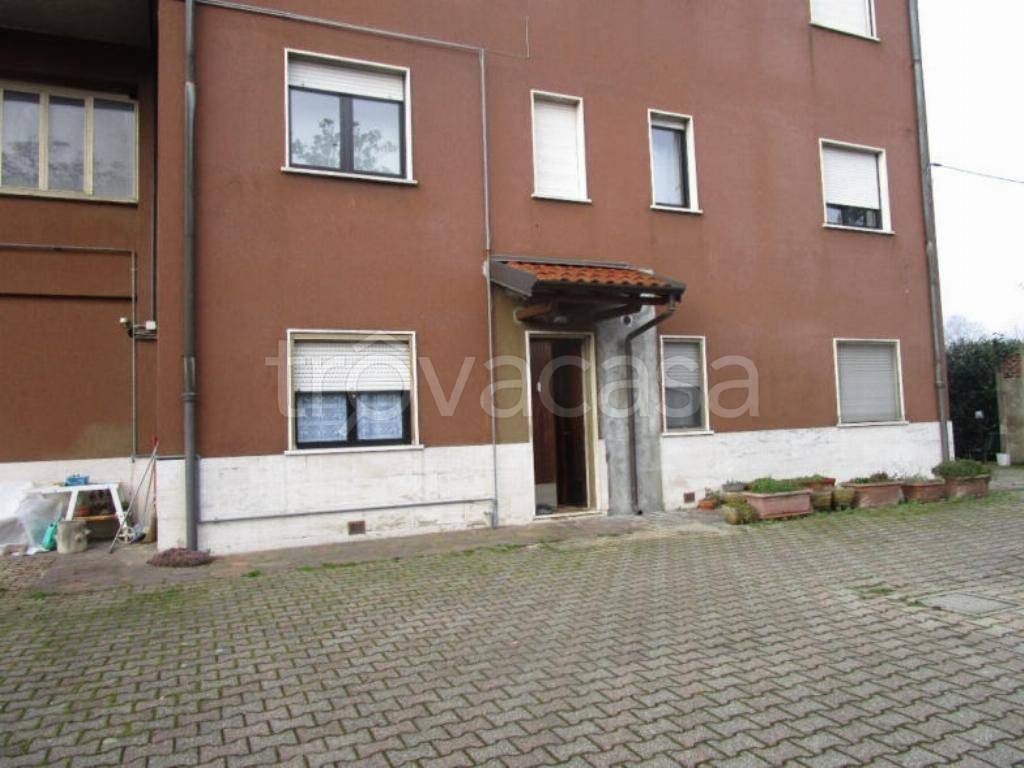 appartamento in vendita a Milano in zona Baggio