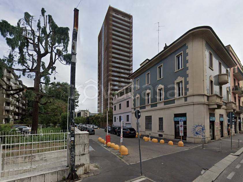 appartamento in vendita a Milano in zona Dergano