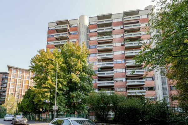 appartamento in vendita a Milano in zona QT8