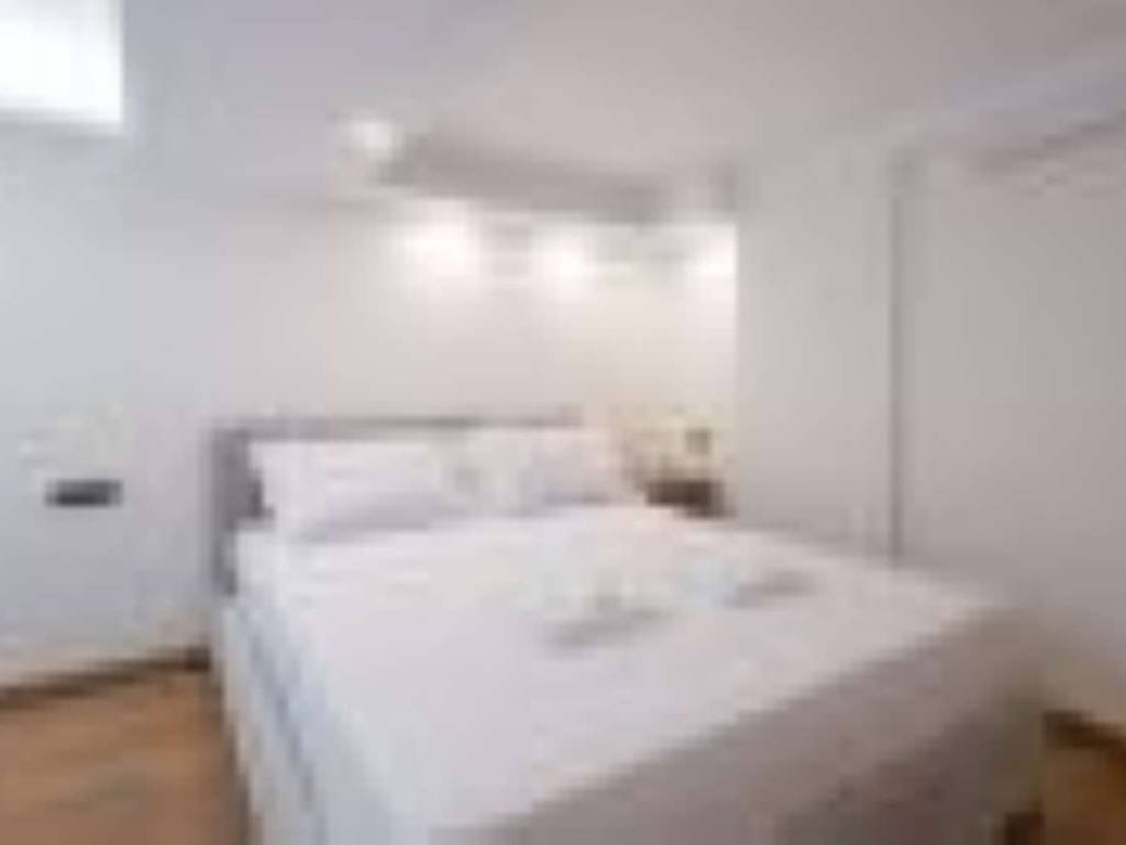 appartamento in vendita a Milano in zona Porta Garibaldi