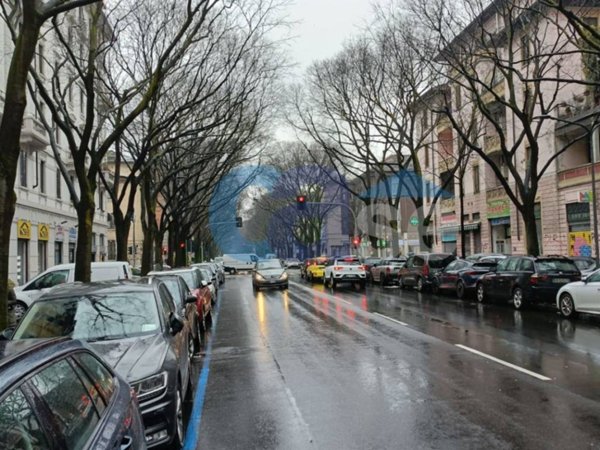 negozio in vendita a Milano in zona Città Studi