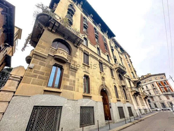 appartamento in vendita a Milano in zona Sempione