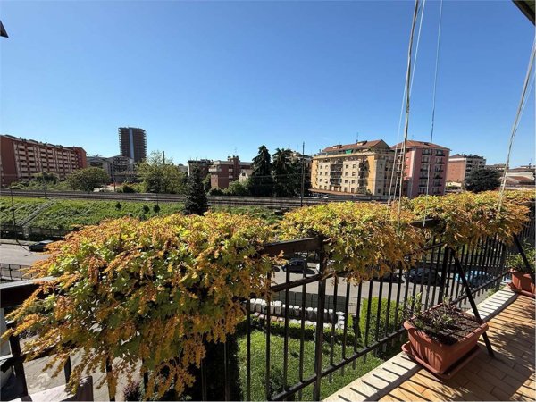 appartamento in vendita a Milano in zona Affori