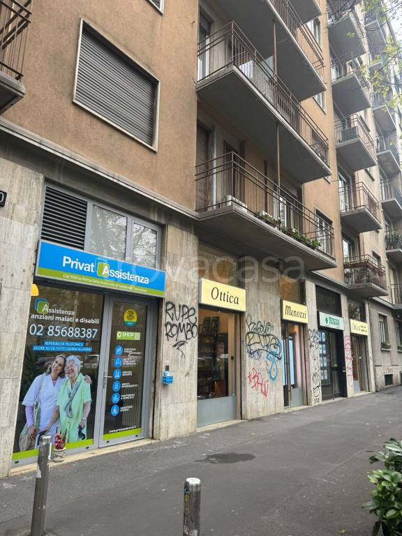 negozio in vendita a Milano in zona Solari