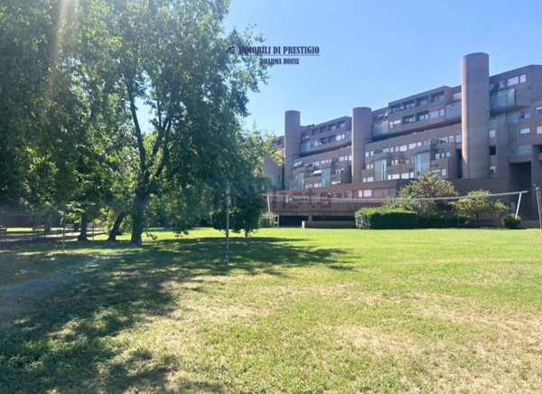 appartamento in vendita a Milano in zona Gallaratese