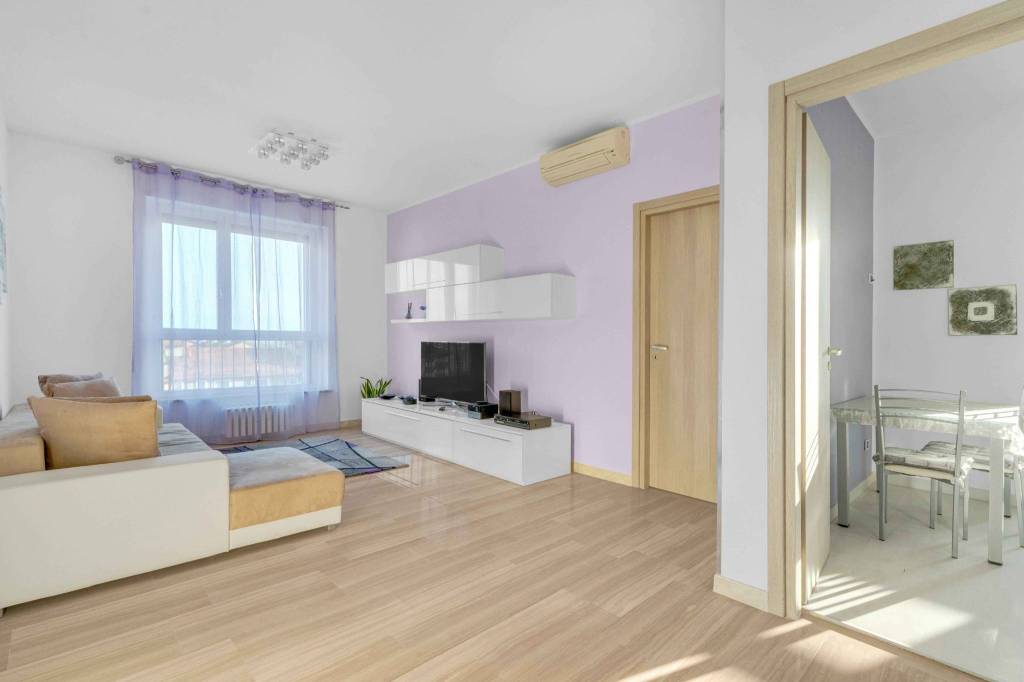 appartamento in vendita a Milano in zona Famagosta