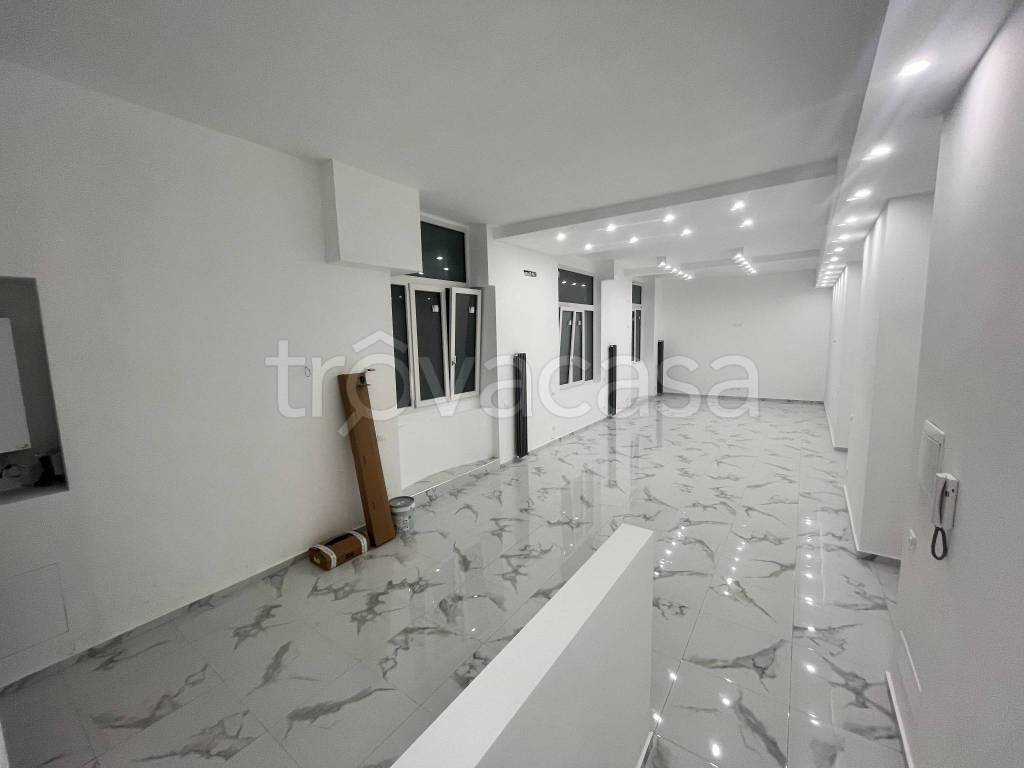 negozio in vendita a Milano in zona Porta Romana