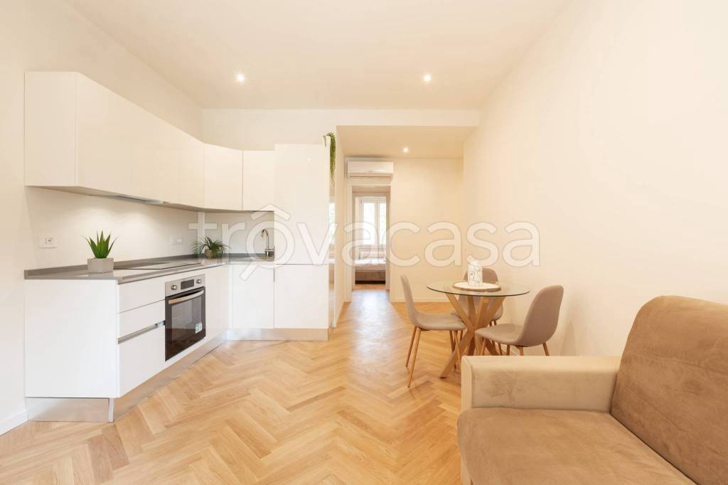 appartamento in vendita a Milano in zona Sempione