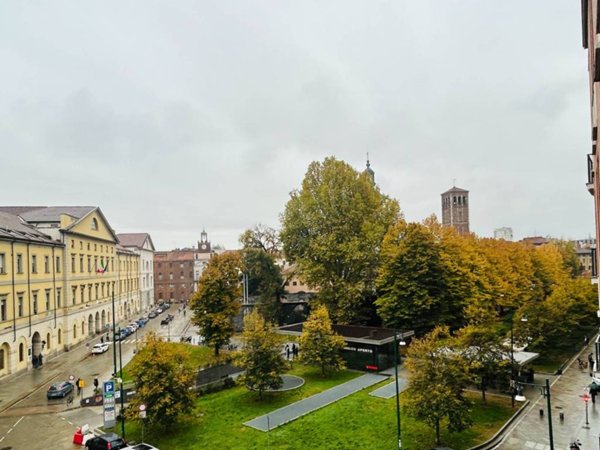 appartamento in vendita a Milano in zona Sant'Ambrogio