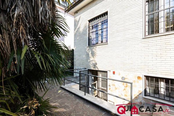 casa indipendente in vendita a Milano in zona Comasina