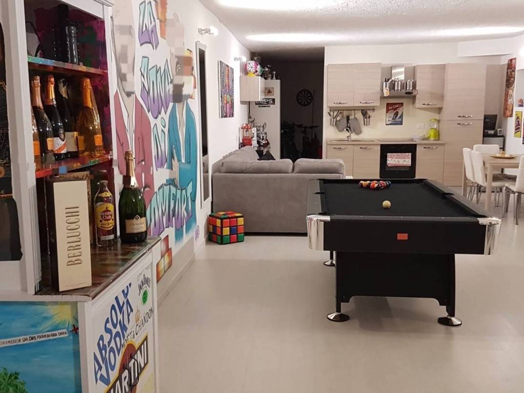 locale commerciale in vendita a Milano in zona Solari