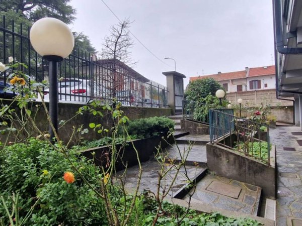 appartamento in vendita a Milano in zona Famagosta