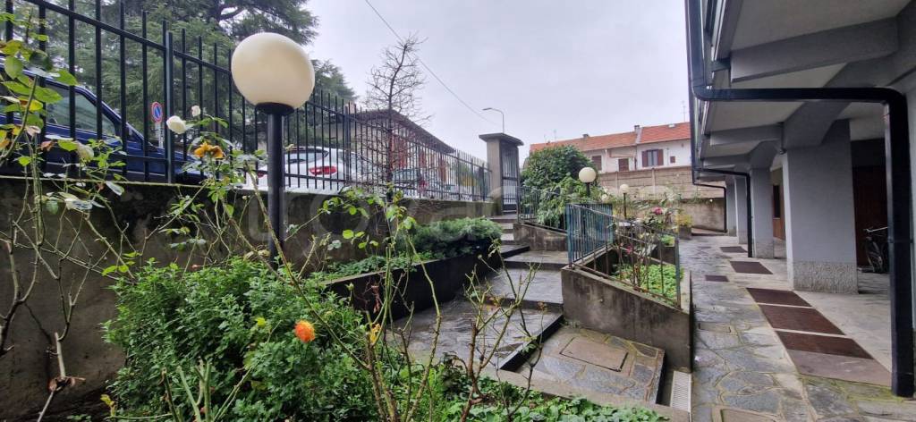 appartamento in vendita a Milano in zona Barona