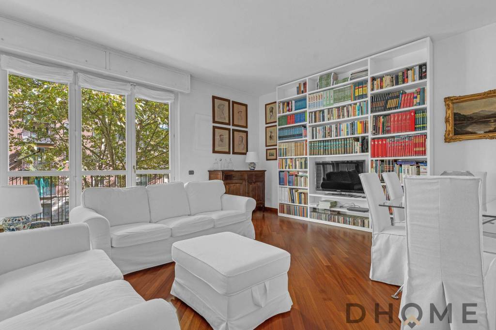 appartamento in vendita a Milano in zona Bocconi