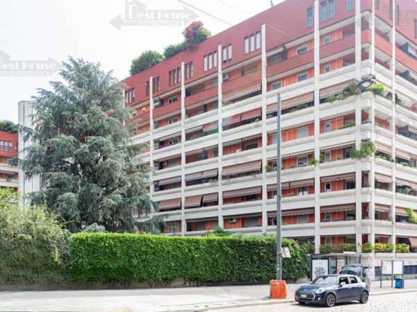appartamento in vendita a Milano in zona Piazzale Lodi