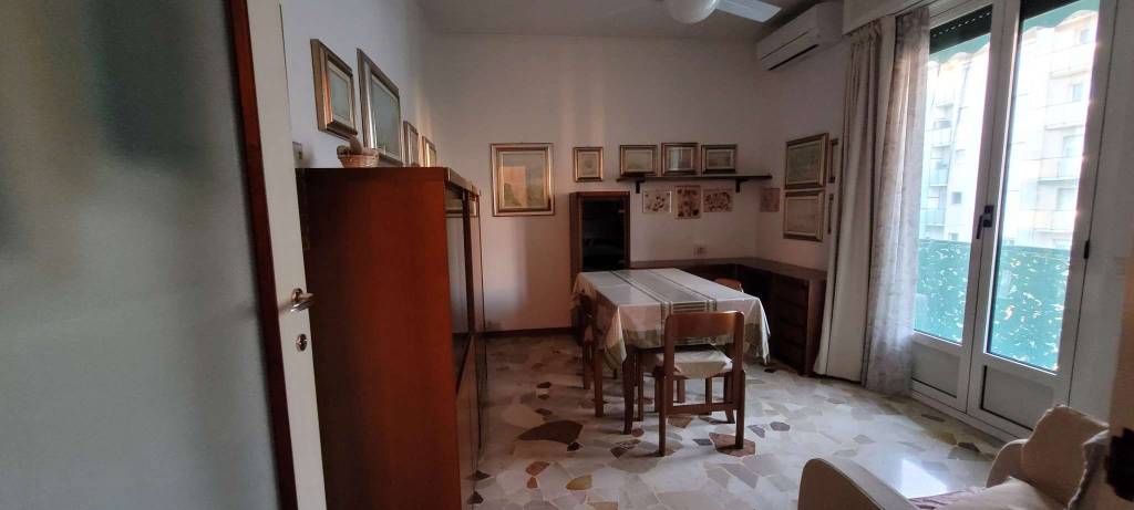 appartamento in vendita a Milano in zona Lorenteggio