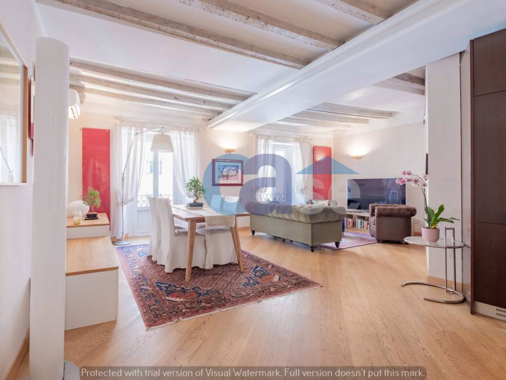 appartamento in vendita a Milano in zona Porta Ticinese