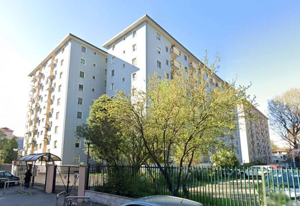 appartamento in vendita a Milano in zona Barona