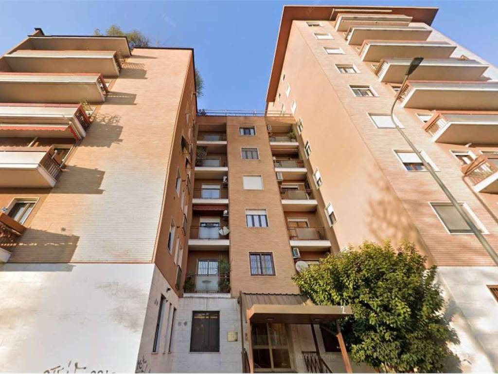 appartamento in vendita a Milano in zona Maggiolina