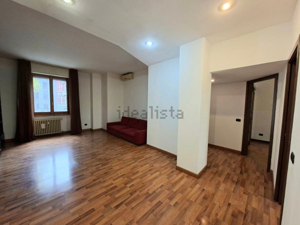 appartamento in vendita a Milano in zona Cinque Giornate