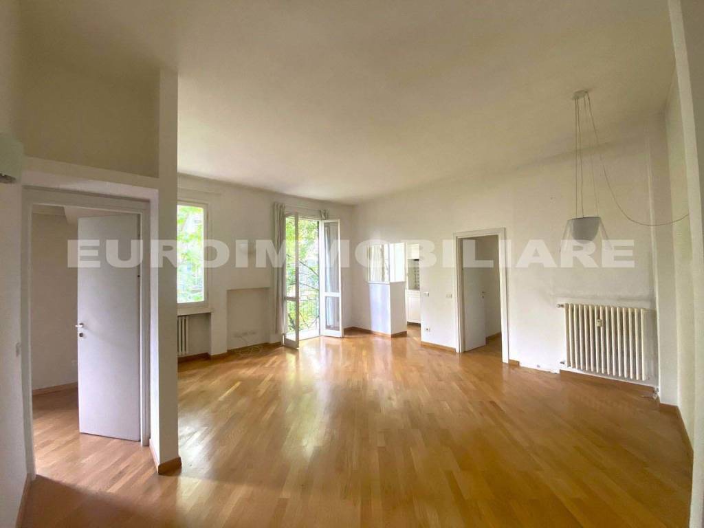 appartamento in vendita a Milano in zona Guastalla