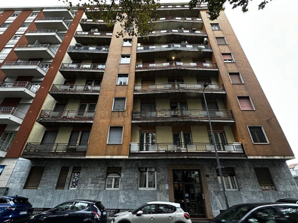 appartamento in vendita a Milano in zona Porta Genova
