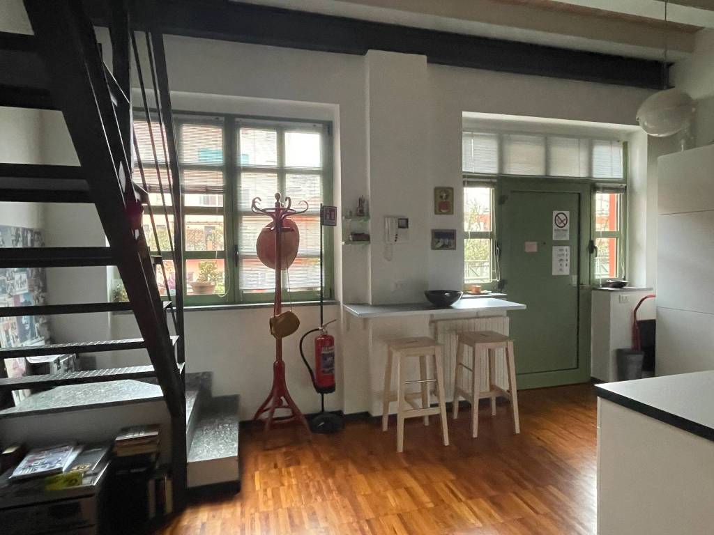 appartamento in vendita a Milano in zona Famagosta