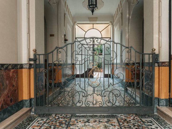 appartamento in vendita a Milano in zona Famagosta