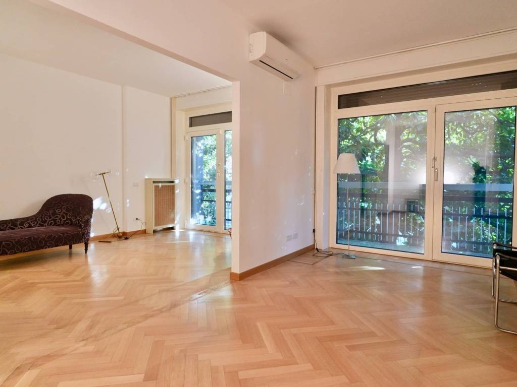 appartamento in vendita a Milano in zona Città Studi