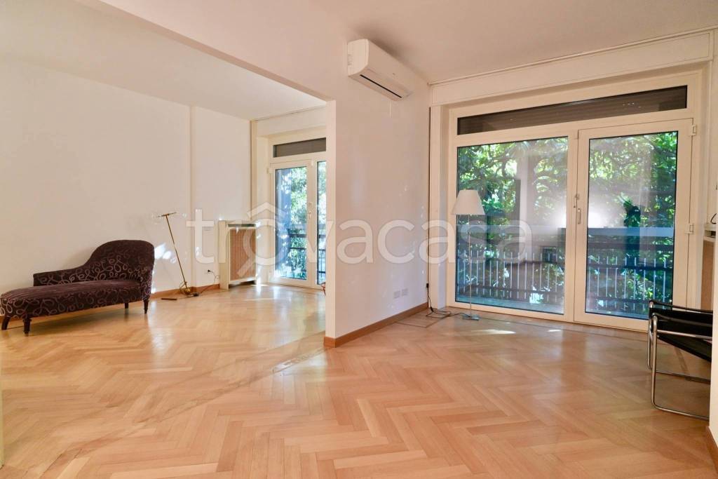 appartamento in vendita a Milano in zona Città Studi