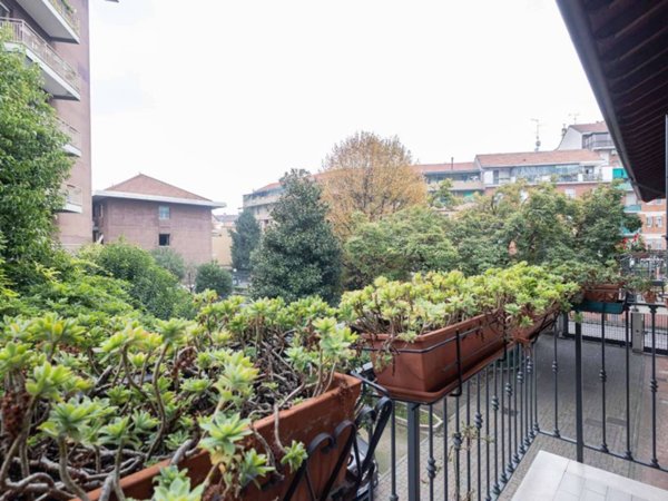 appartamento in vendita a Milano in zona Crescenzago