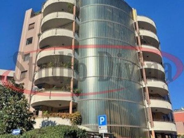 negozio in vendita a Milano in zona Affori