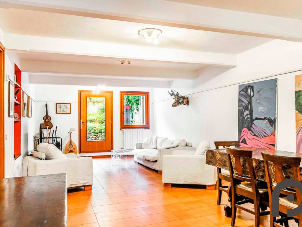 casa indipendente in vendita a Milano in zona Isola