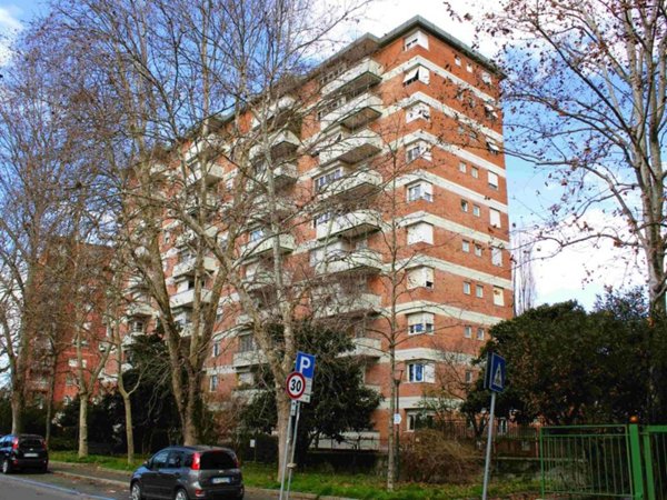 appartamento in vendita a Milano in zona Trenno