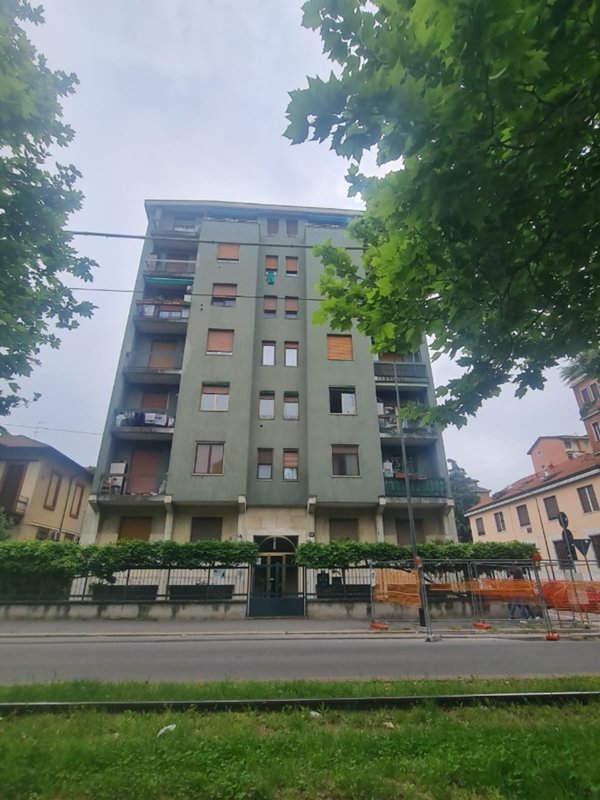 appartamento in vendita a Milano in zona Segnano