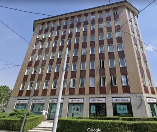 negozio in vendita a Milano in zona Moncucco