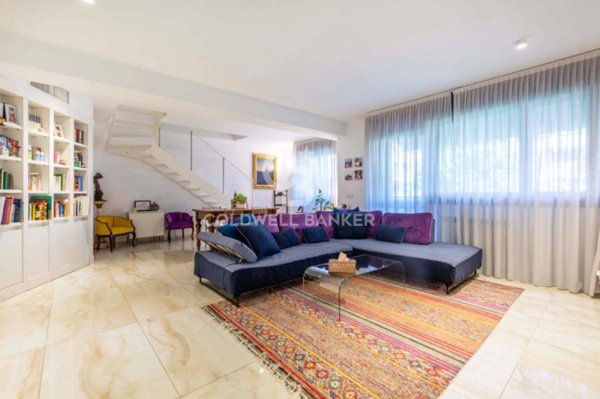 appartamento in vendita a Milano in zona Baggio