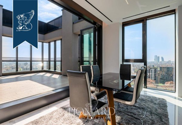 appartamento in vendita a Milano in zona Porta Nuova