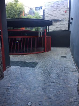 negozio in vendita a Milano in zona Porta Romana