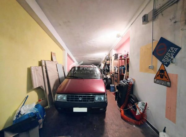 negozio in vendita a Milano in zona Morivione