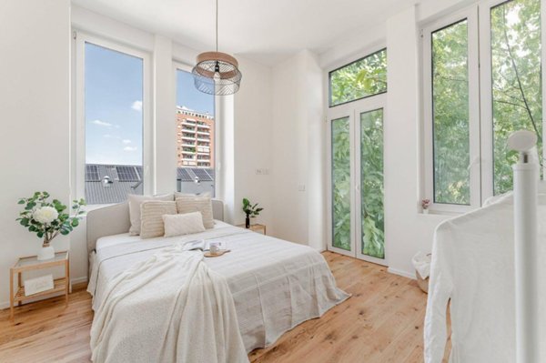 appartamento in vendita a Milano in zona Montalbino