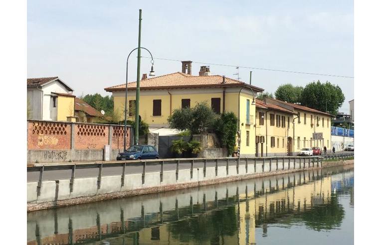 negozio in vendita a Milano in zona San Cristoforo