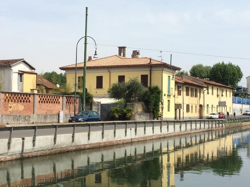 negozio in vendita a Milano in zona San Cristoforo