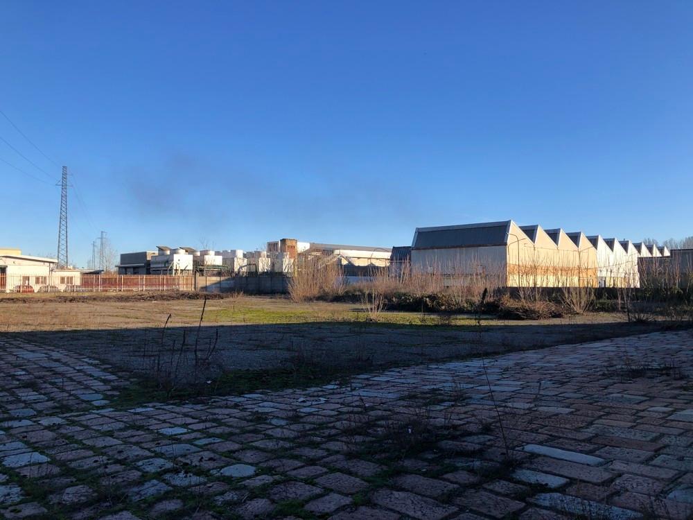 negozio in vendita a Milano in zona Piazzale Lodi