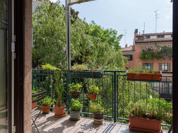 appartamento in vendita a Milano in zona Guastalla