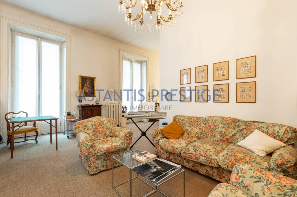 appartamento in vendita a Milano in zona Parco Solari