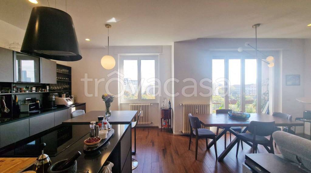 appartamento in vendita a Milano in zona Dergano